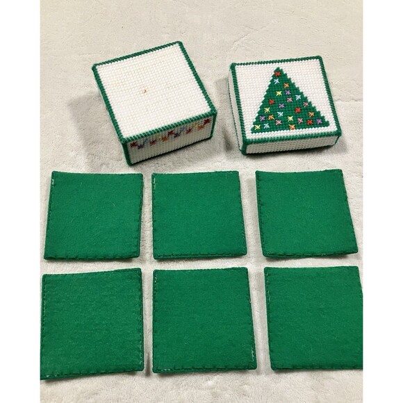 (6) Vintage Handmade Christmas Tree Coasters Yarn & Plastic Canvas Needlework - Picture 3 of 6